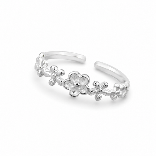 Elegant Flower Adjustable Ring